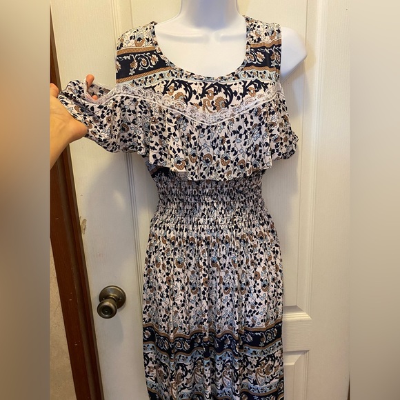 Off Shoulder Dress - Picture 1 of 4